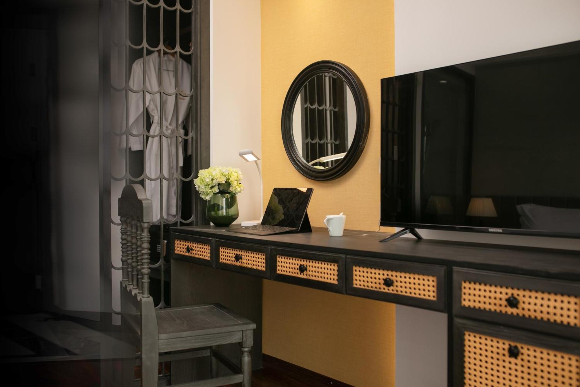 Hanoi Plaza Suite Hotel & Spa Exterior foto